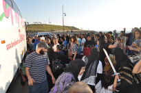 بالصور: حافلة الفوج الخامس من معتمري مدينة يافا تعود إلى الديار بسلام